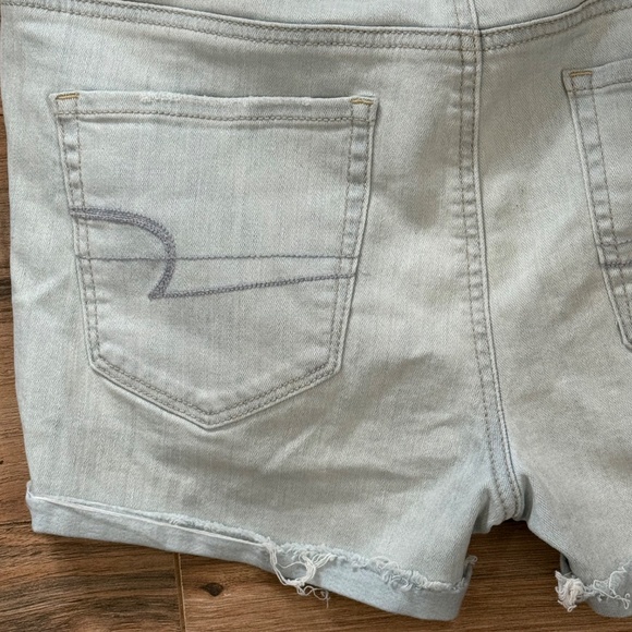 American Eagle Hi-Rise Shortie Distressed Shorts Stretch Light Wash Size 10 - Picture 10 of 12